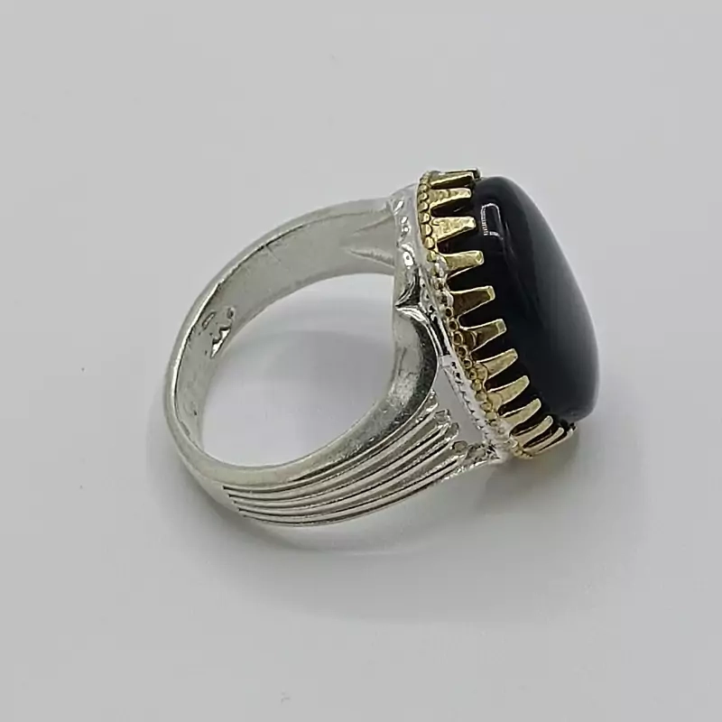 انگشتر نقره مردانه عیار 925 تاج برنجی نگین عقیق سیاه کد 921