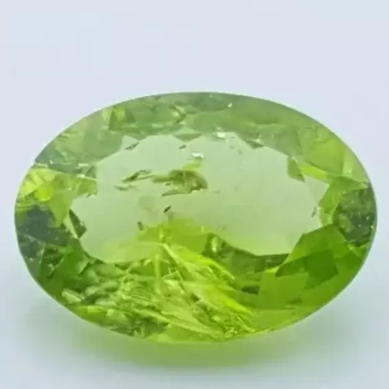 نگین زیبای سنگ طبیعی زبرجد پاک با تراش جواهری