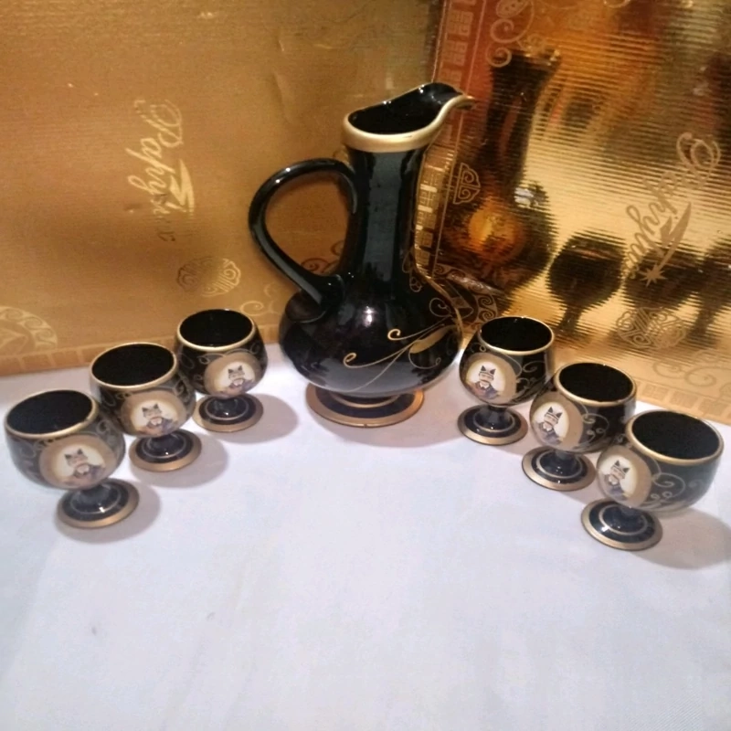 پارچ و لیوان شیشه ای قدیمی نو و استفاده نشده جهت دکور و غیره