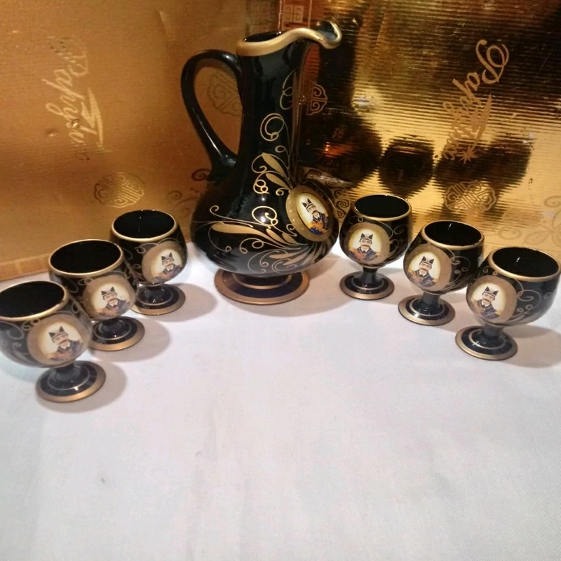پارچ و لیوان شیشه ای قدیمی نو و استفاده نشده جهت دکور و غیره