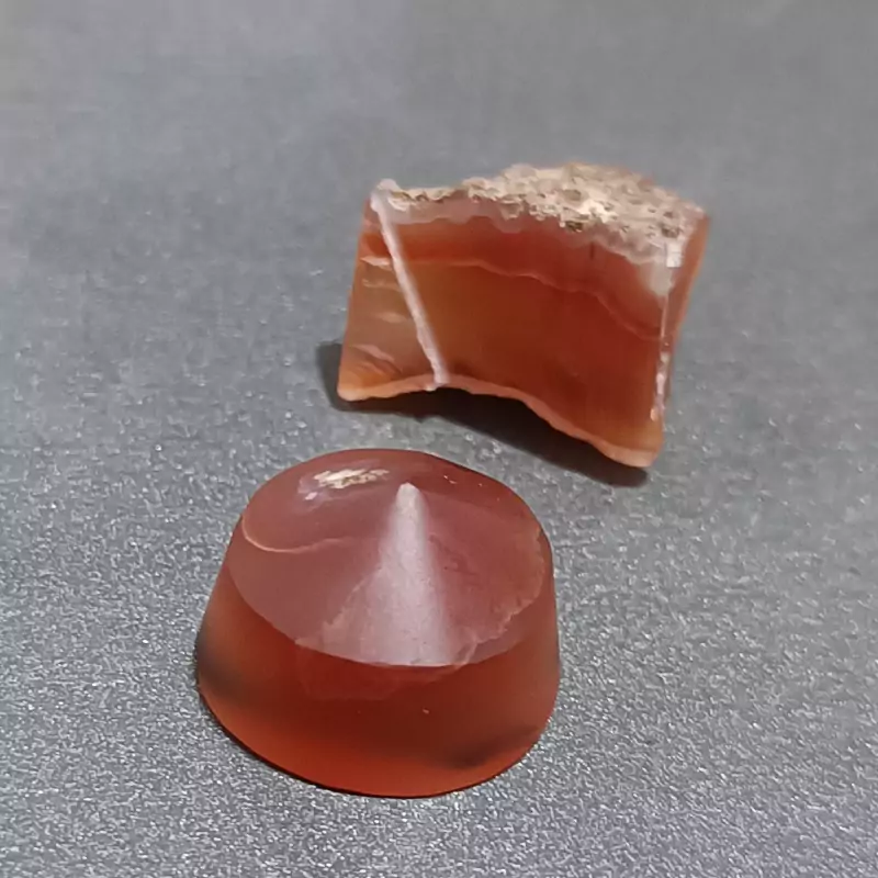 نگین عقیق سرخ معدنی رنگ طبیعی