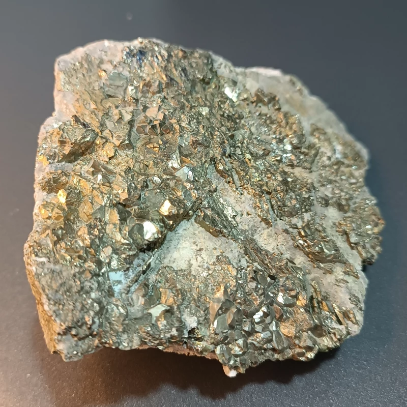 راف پیریت طلایی غول پیکر
