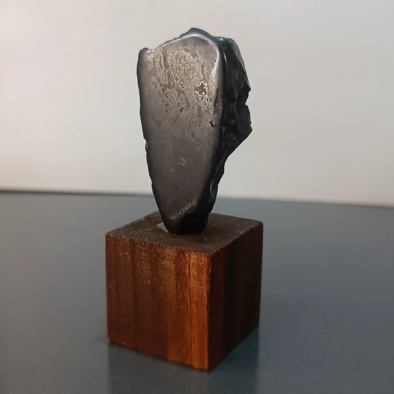راف سنگ حدید معدنی پایه چوبی