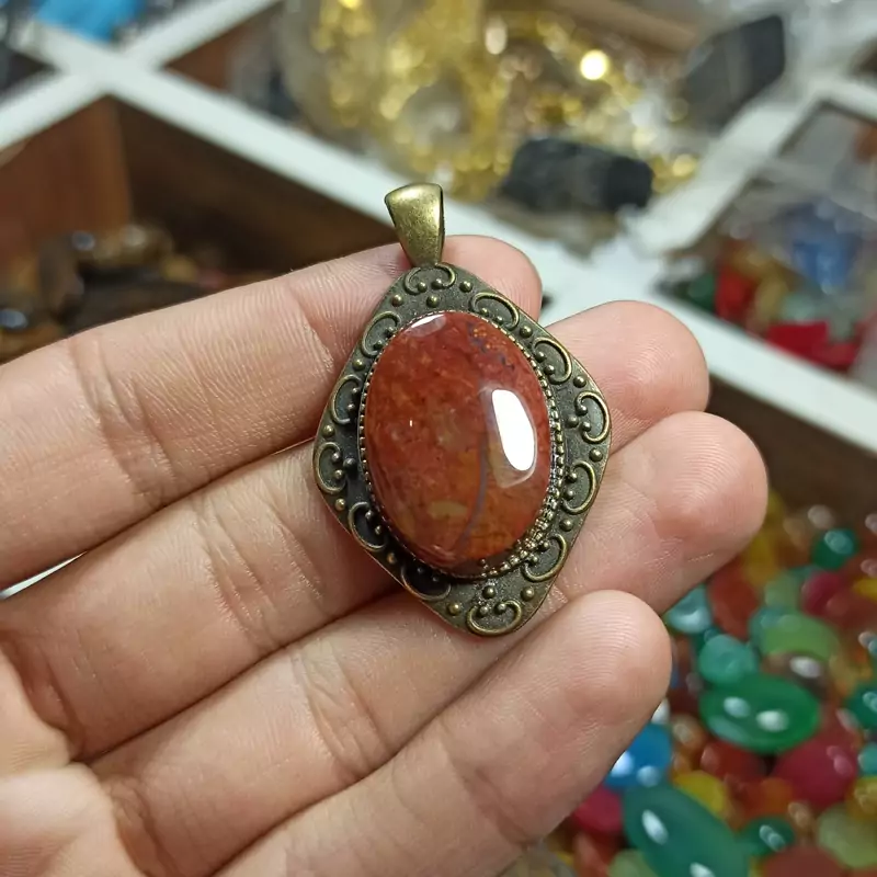 عقیق سرخ بسیار زیبا