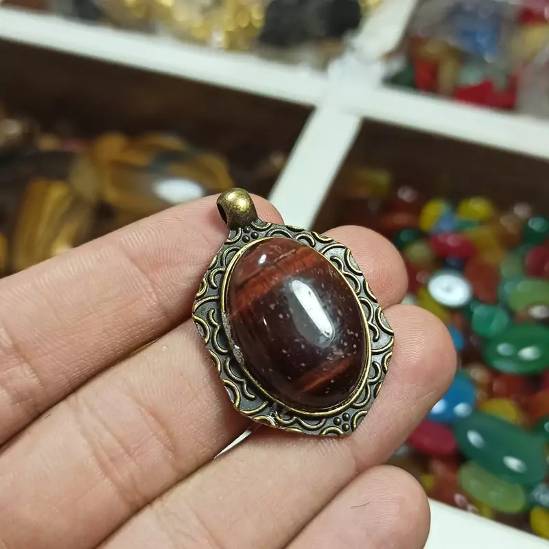 آویز گردنی چشم شاهین