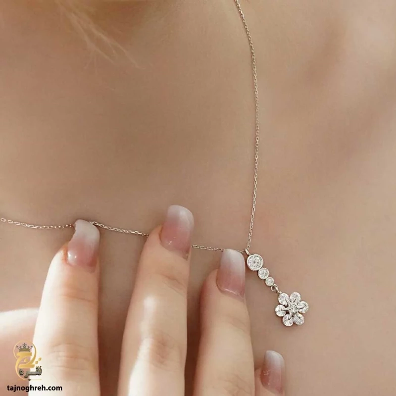 گردنبند نقره زنانه جواهری طرح گل مدل ZSW Z38