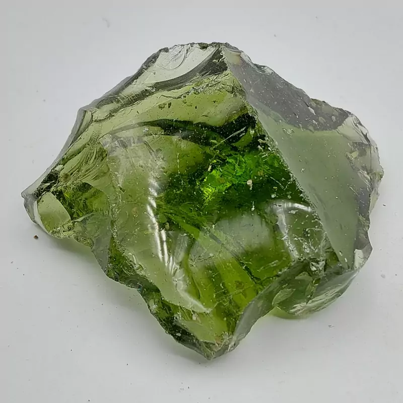 سنگ قیمتی ابسیدین سبز. وزن 121 گرم. کد E 26