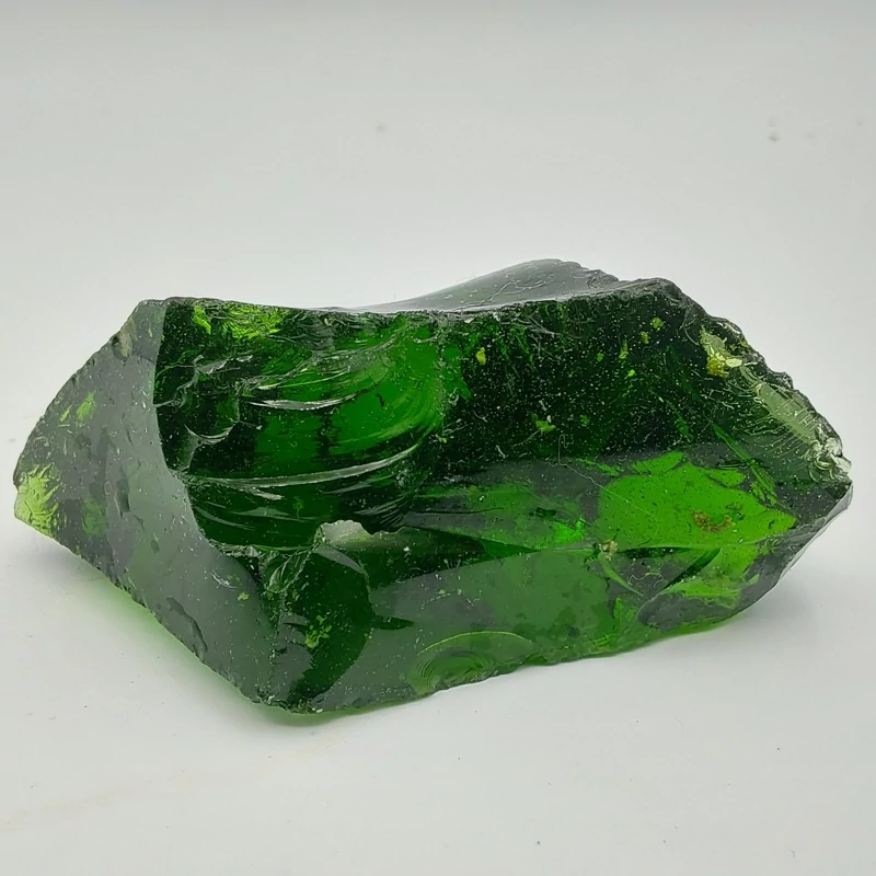 سنگ قیمتی و زینتی ابسیدین سبز.  وزن 174 گرم. کد c 11
