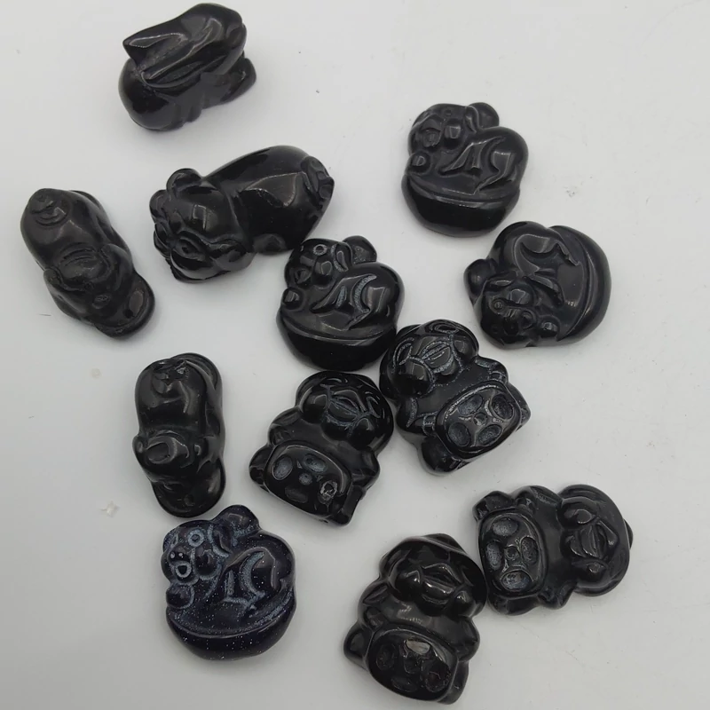 سنگ قیمتی یشم مشکی. وزن 5 گرم.
