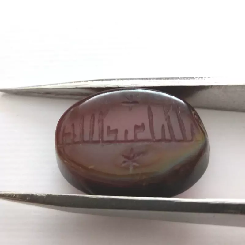 عقیق یمنی حکاکی شده کد ag014