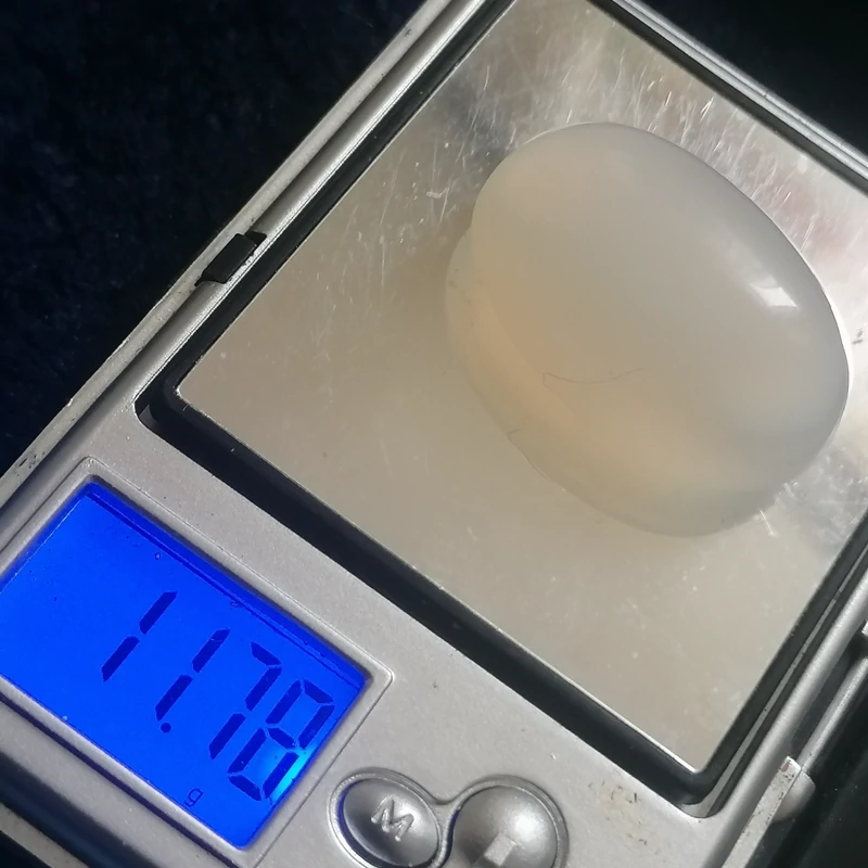 عقیق طبیعی و معدنی اصل یمانی نباتی درشت و خوشرنگ و طبع و آبدار بسیار شفاف و پرتلالو بدون ناخالصی و رگه