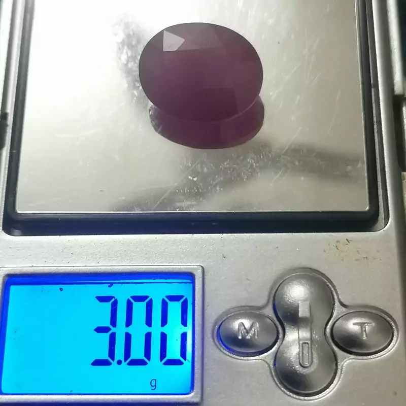 نگین یاقوت طبیعی سرخ معدنی اصل خوش طبع و رنگ و آبدار و شفاف و پرتلالو