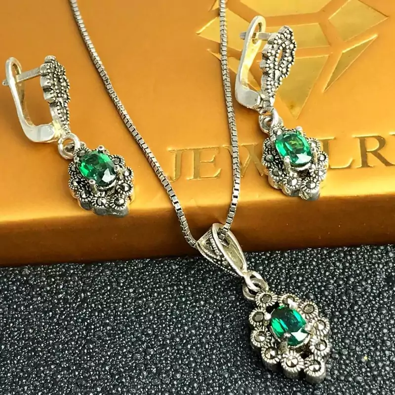 ست زیبا وجواهری گوشواره و توگردنی توپاز سبز اصلی