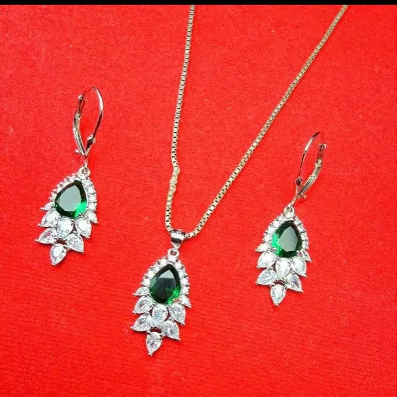 ست گوشواره وتوگردنی  سبز اشکی نقره عیار 925ارسال رایگان