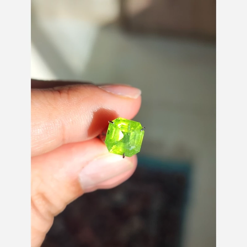 زبرجد درجه یک طبیعی