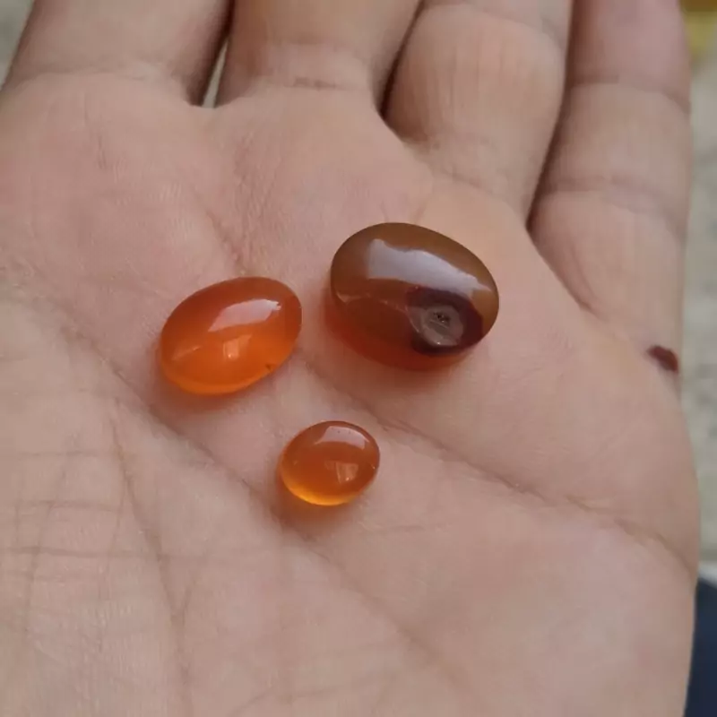 عقیق یمنی درجه یک طبیعی سالم خوشرنگ 3تا باهم