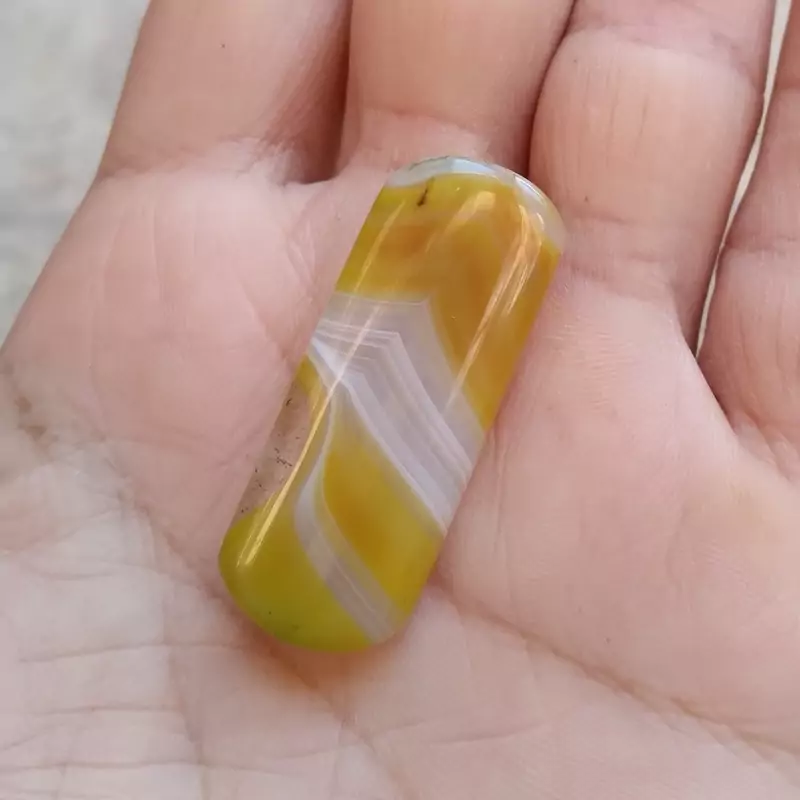 مهره عقیق زرد با رنگ طبیعی تراش خاص و کمیاب طوق دار بدون بهسازی