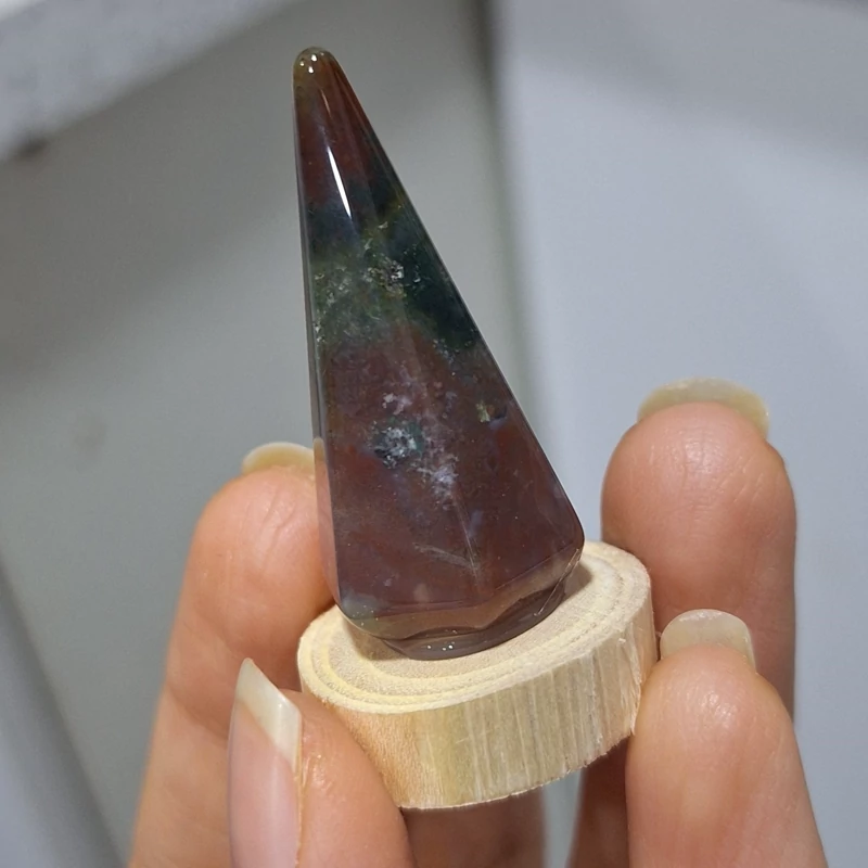 عقیق منظره تراش مخروطی روی پایه چوبی بسیار خاص و زیبا کد 23032