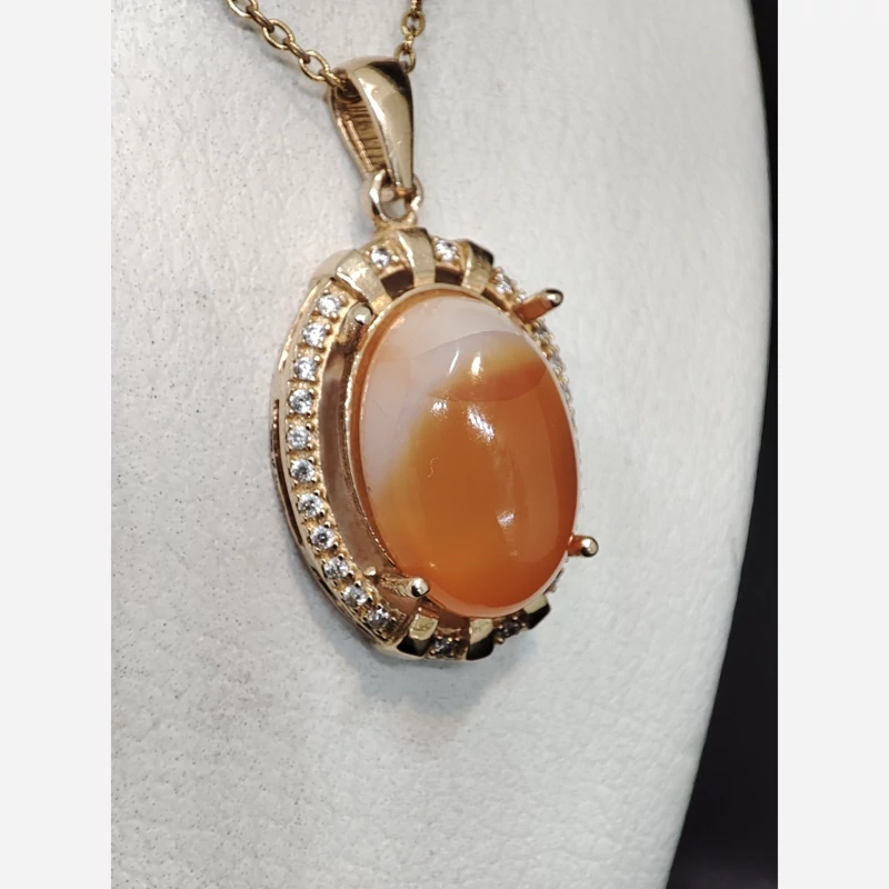 گردنبند زنانه طلاروسی با سنگ عقیق دو رنگ