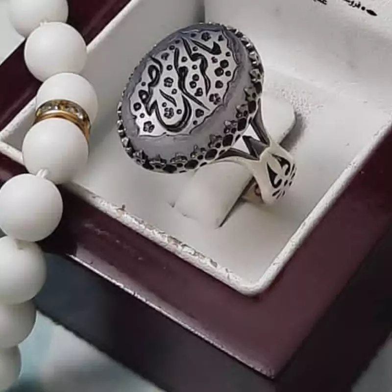 انگشتر نقره عقیق سوسنی با ذکر یا کریم یا لطیف..