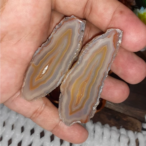 کلکسیونی عقیق توپی