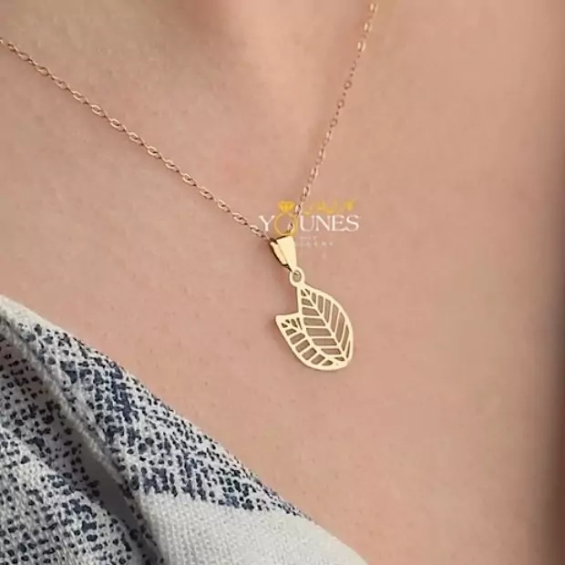 طلا 18 عیار پلاک گردنبند زنانه طرح گل