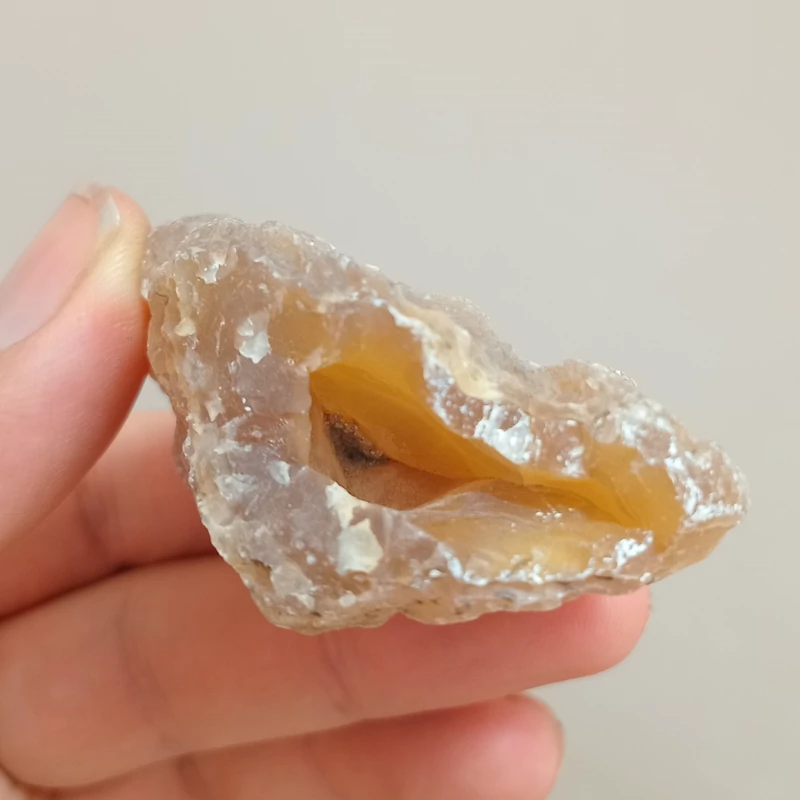 سنگ راف عقیق عسلی معدنی c3