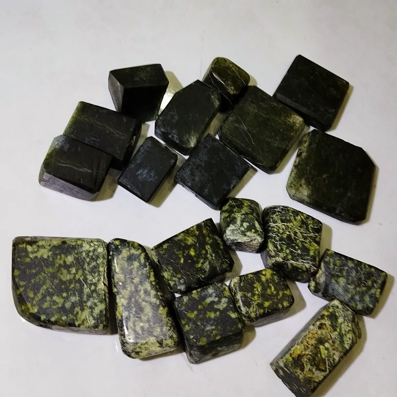 سنگ یشم سرپانتین اصل و معدنی با کیفیت،فرکانس و قیمت عالی،(20گرم)،(کدT143)
