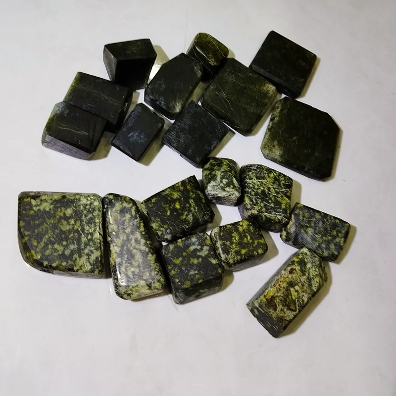 سنگ یشم معمولی و یشم سرپانتین معدنی تراش مکعبی با رنگ کیفیت فرکانس و قیمت بسیار عالی،