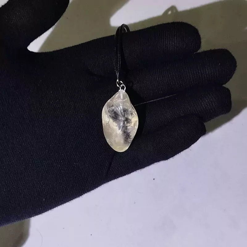 گردنبند سنگ سیترین برزیلی اصل با فرکانس ،کیفیت و قیمت عالی (وزن خالص سنگ 18گرم)