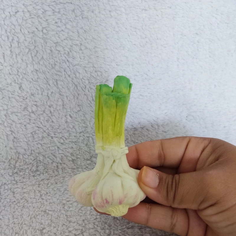 بیس رنگی سیر سه تایی ، مجسمه سیر سه تایی  ، بیس سیر ساقه دار ، بیس سیر سه قلو ،  مجسمه سیر هفت سین ، سیر بلند ساقه دار