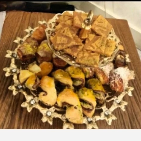 شیرینی خوری خرما سوهان نقل خوری  دو طبقه برنز