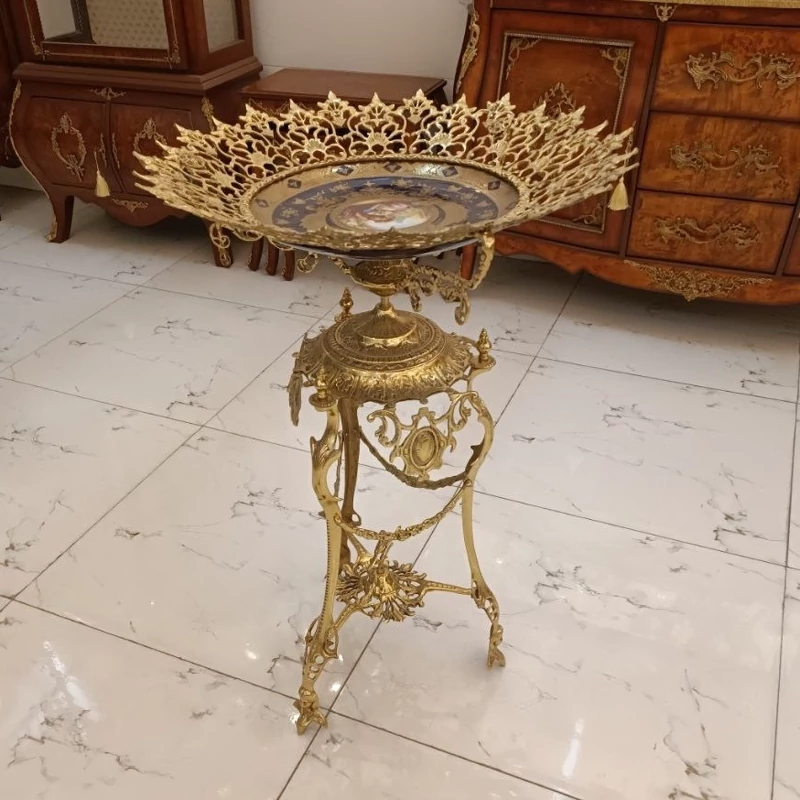 میوه خوری پایه دار کنار سالنی برنز پر کار اصلی