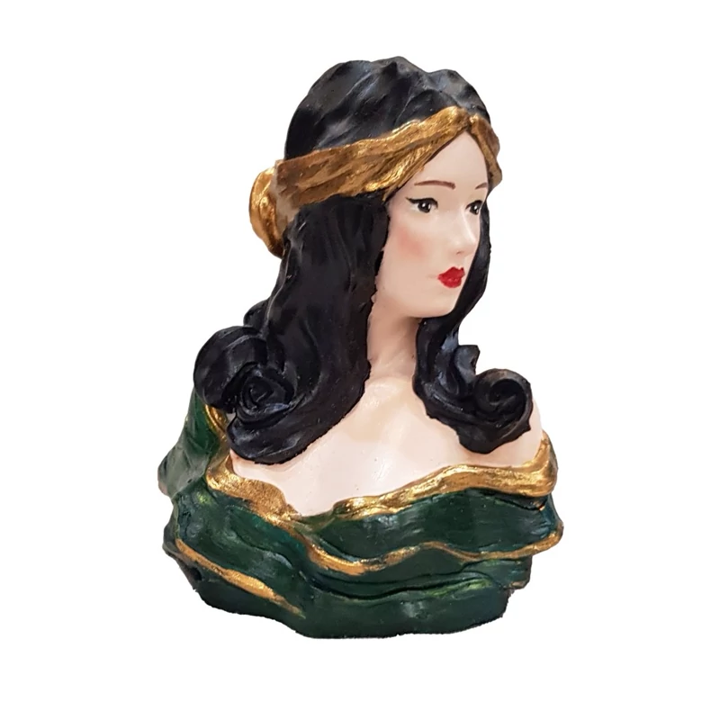 مجسمه دختر آریایی