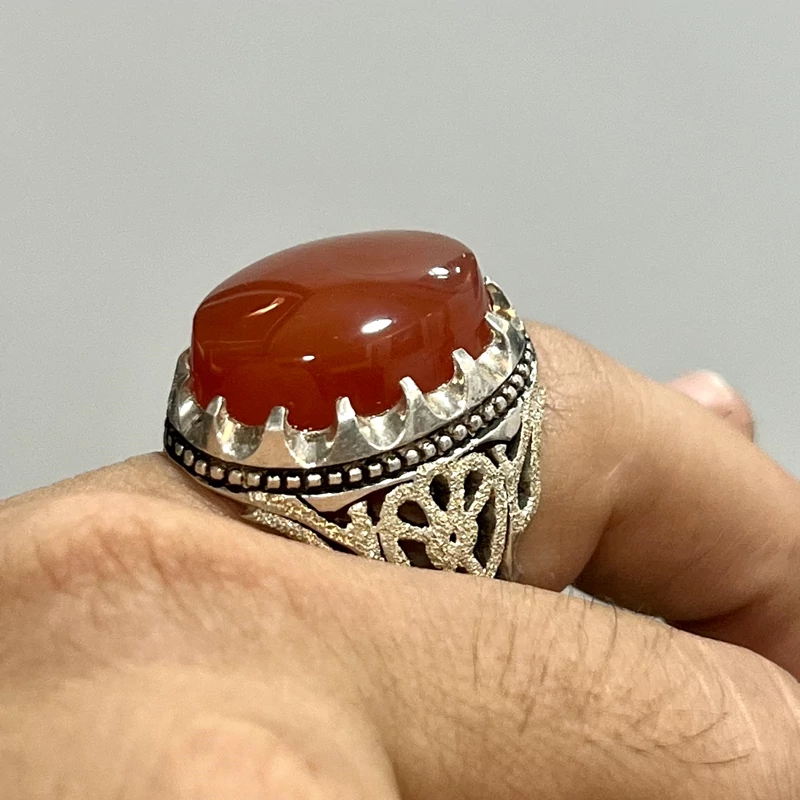 انگشتر عقیق یمنی  درشت و قواره دار