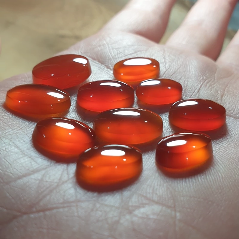مجموعه 10 عددی عقیق های سرخ یمنی پاک آبدار اصلاح تراش شده اماده رکاب