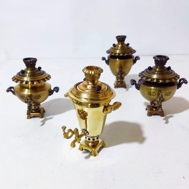 سماور برنجی مینیاتوری کوچک با تزیینی دکوری بسیار زیبا با سطح کیفیتی درجه یک و قابل شستشو بدون تغییر رنگ