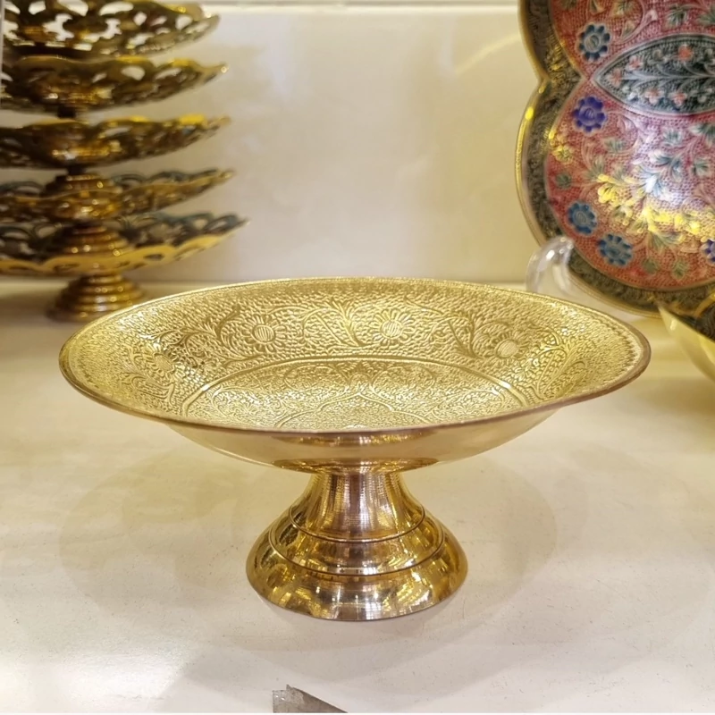 کاسه پایه بلند با قطر 15 سانت تمام برنجی ( برنزی )ساخت هندوستان با سطح کیفیتی درجه یک و مناسب استفاده دائم و قابل شستشو