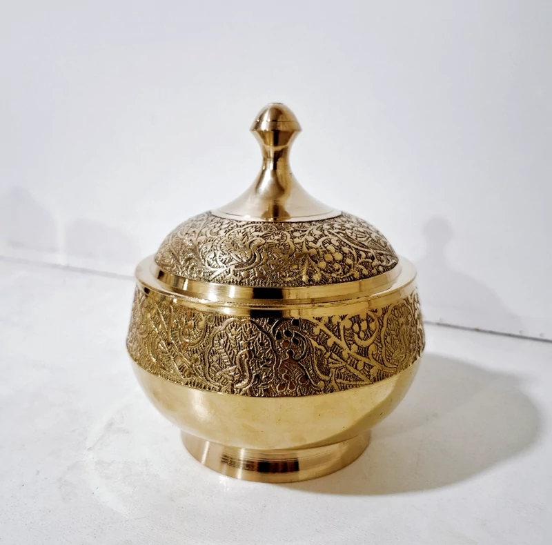 شکلات خوری برنجی شکلات خوری برنزی قطر 11 سانت با طرح طاووس