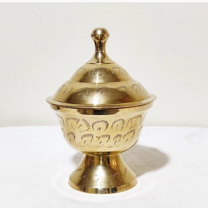 شکلات خوری بزرگ تمام برنجی ( برنزی ) ساخت هندوستان مدل کشیده پایه دار قلم دست به قطر 12 و ارتفاع 19 و سطح کیفیتی درجه یک