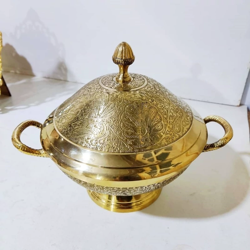 شکلات خوری برنجی هندی آجیل خوری برنجی هندی قطر 20سانت مدل سلطنتی طرح طاووس آجیل خوری برنزی شکلات خوری برنزی ظروف پذیرایی