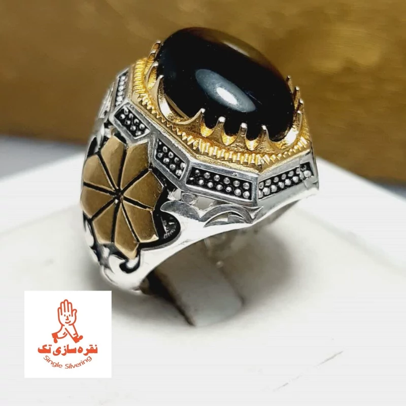عقیق مشکی با رکاب نقره مردانه.