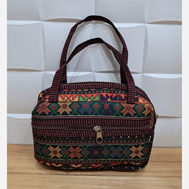 کیف دستی کوچک  کرپ مدل گل شطرنجی سنتی گلیمی جاجیم دستباف پرفروش زیبا جذاب جادار در طرح های مختلف مناسب سفر قابل شستشو