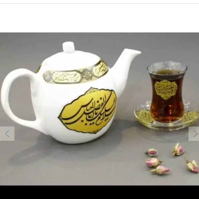 قوری نیم لیتری منقش به نام مبارک یاابالفضل عباس و یا اباعبدلله الحسین علیه السلام مناسب محرم و مناسب های مذهبی طرح محرم