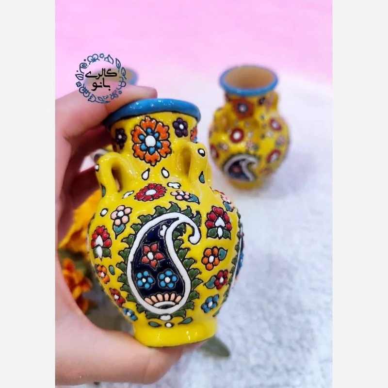 کوزه های میناکاری