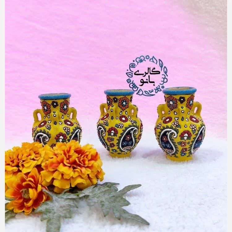 کوزه های میناکاری
