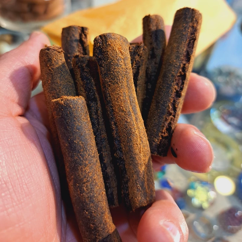 بخور لبان خمیری یمنی اصلی عود خمیری عود کندر نر لبان الذکر اصلی بخور ذکر عود لبان الذکر عود ذکر فروشگاه عود تخصصی نیناس