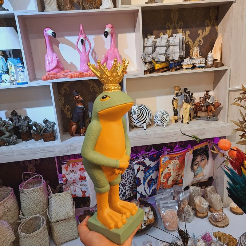 مجسمه قورباغه وارداتی غورباقه وارداتی اصل مجسمه وارداتی اصلی مجسمه دکوراتیو قورباغه مجسمه سلطان مرداب مجسمه وزق پادشاه