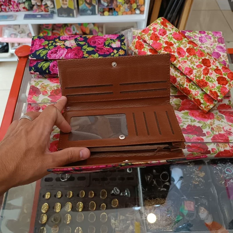 کیف پول بزرگ گلگلی