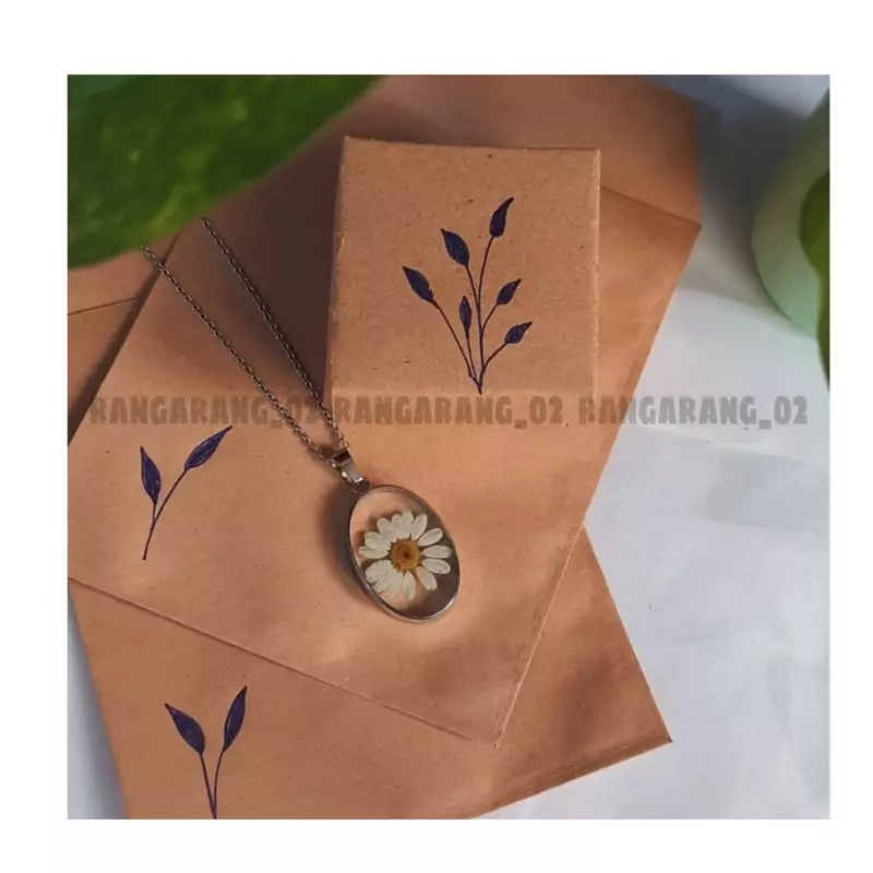 گردنبند گل بابونه